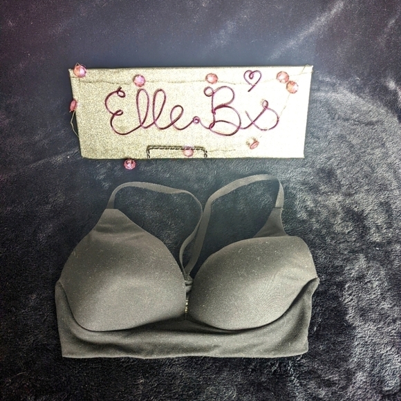 Victoria's Secret Other - Victoria's Secret Lightly Lined Plunge Bra